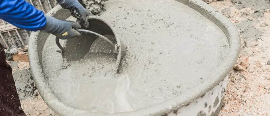 Jak zrobić beton B30: Kluczowe składniki i prosta instrukcja mieszania