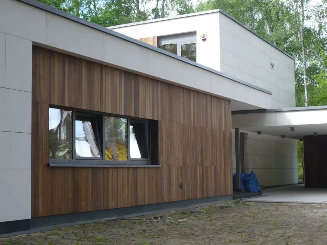 Elewacje drewniane pionowe: Montaż, zalety i konserwacja