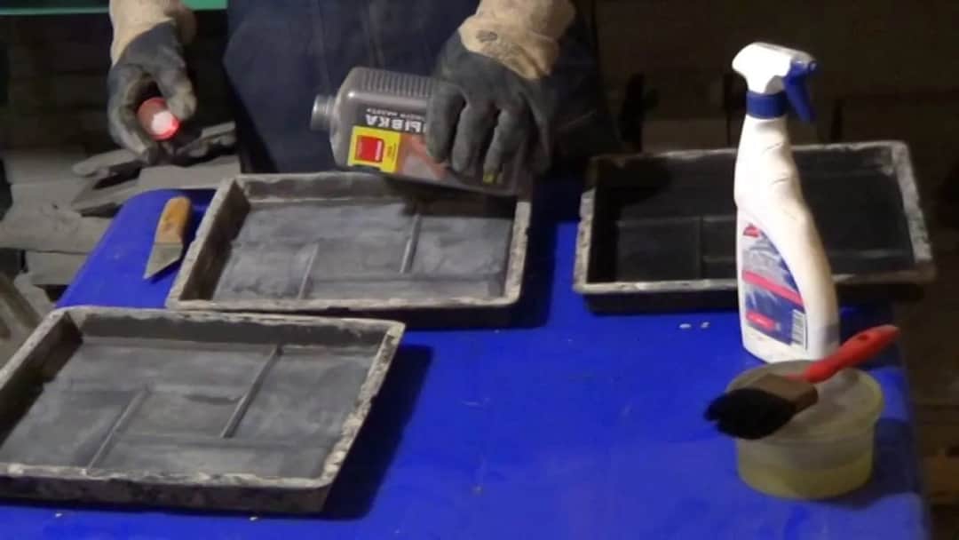 Czym smarować formy do betonu, aby uniknąć problemów z jakością?