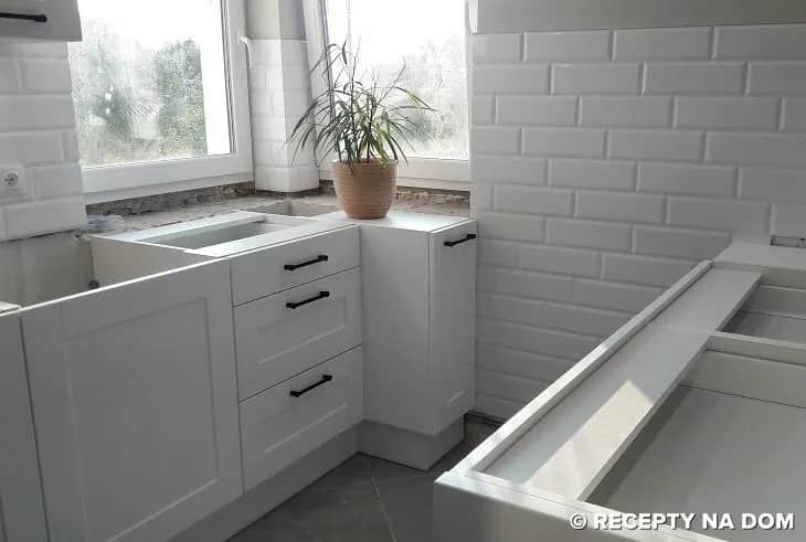 Parapet w kuchni niżej niż blat: korzyści i wyzwania aranżacji