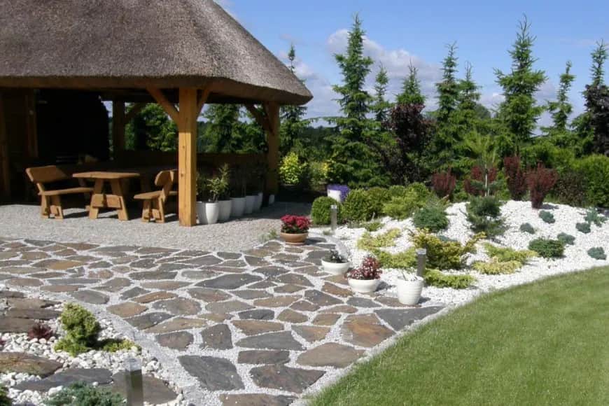 Płaskie kamienie na ścieżkę: jak stworzyć idealną aleję ogrodową