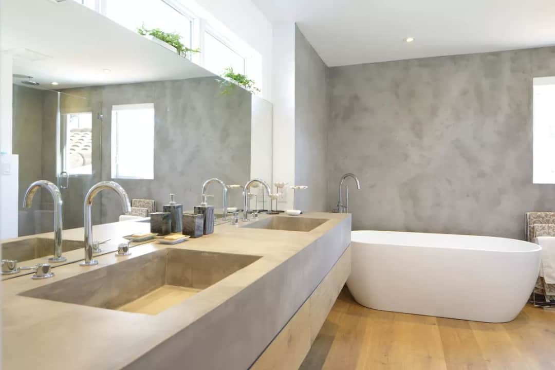 Łazienka bez płytek: Mikrocement, farby, tapety co wybrać?