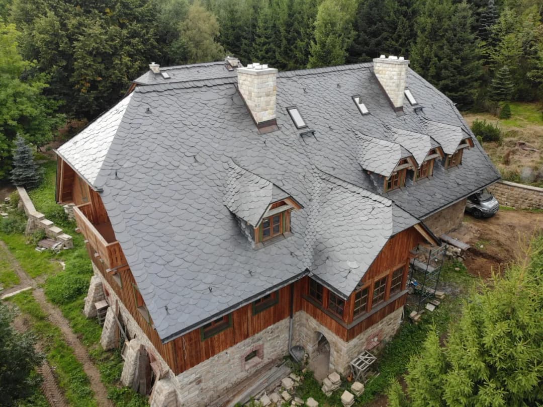 Cena łupka kamiennego - ile kosztuje i od czego zależy?