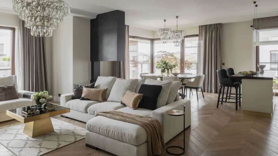 Idealne podłogi do salonu - uniknij kosztownych błędów przy wyborze