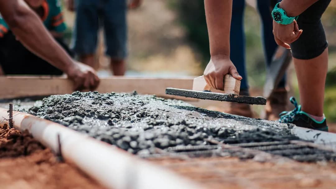 Ile waży kubik betonu B25? Kluczowe informacje dla budownictwa