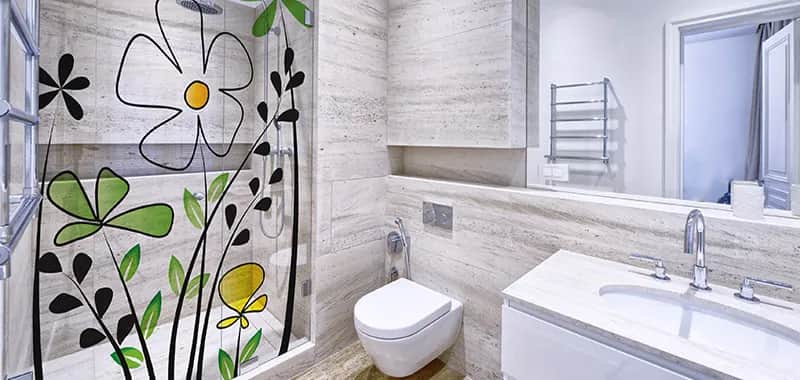Naklejki ścienne do łazienki: Szybki sposób na stylową metamorfozę